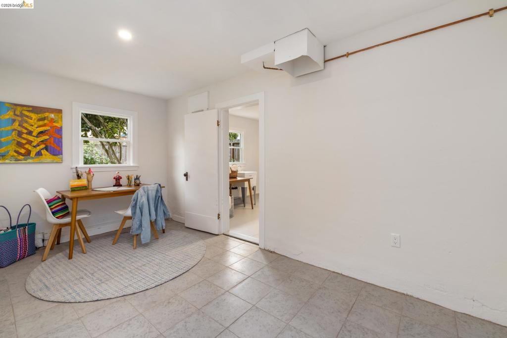 1221 Curtis St Property Photo 36
