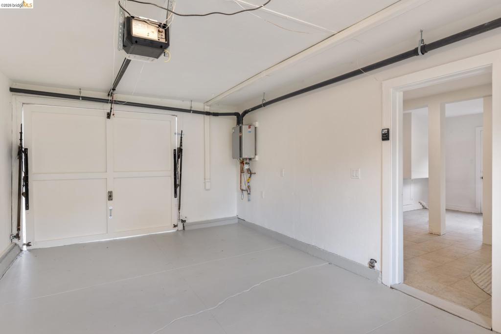 1221 Curtis St Property Photo 37
