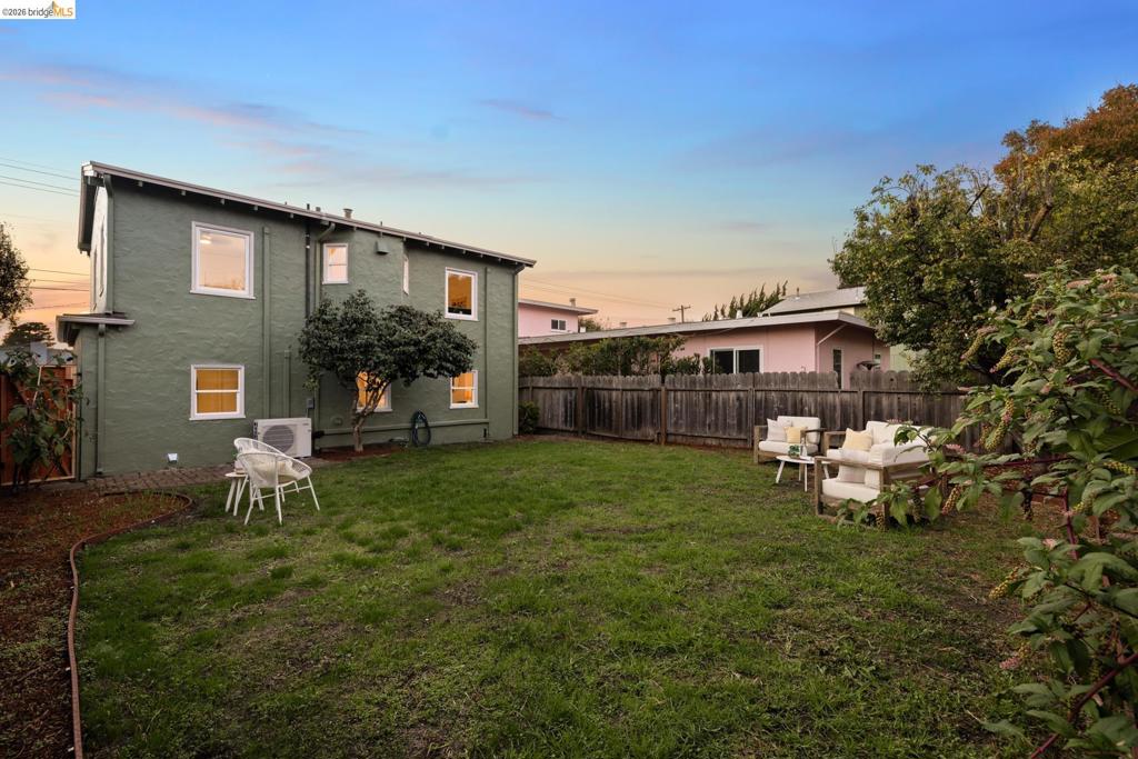 1221 Curtis St Property Photo 40