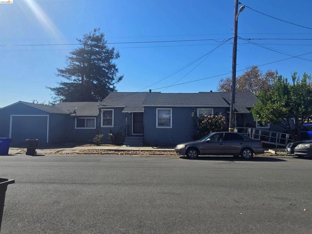 861 15th St Property Photo 6