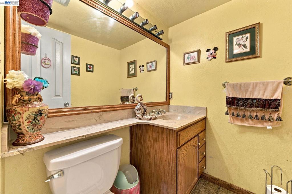 1357 Goldenlake Rd Property Photo 24