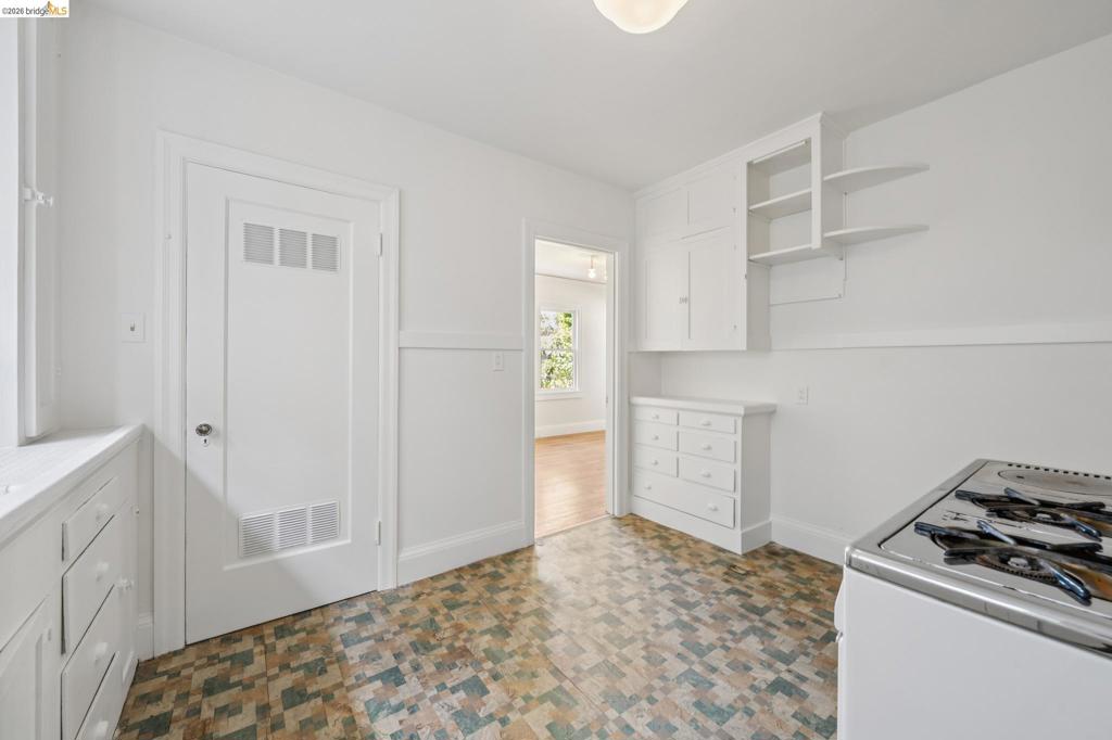 736 Key Route Blvd Property Photo 12