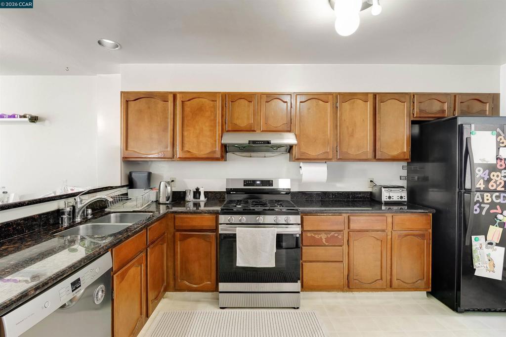 627 25th Ave Property Photo 18