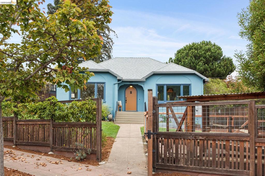 1117 The Alameda Property Photo 1