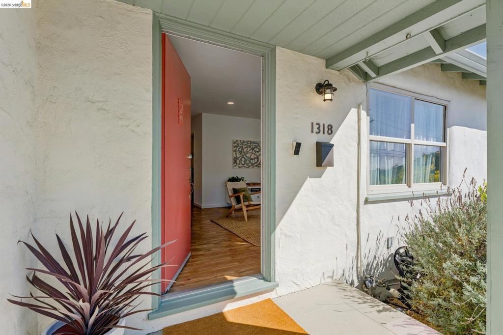 1318 Mariposa St Property Photo 7