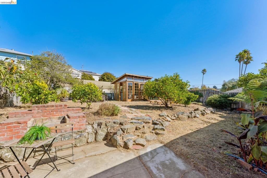 1318 Mariposa St Property Photo 36