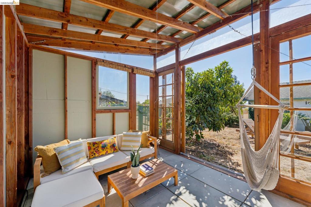 1318 Mariposa St Property Photo 44
