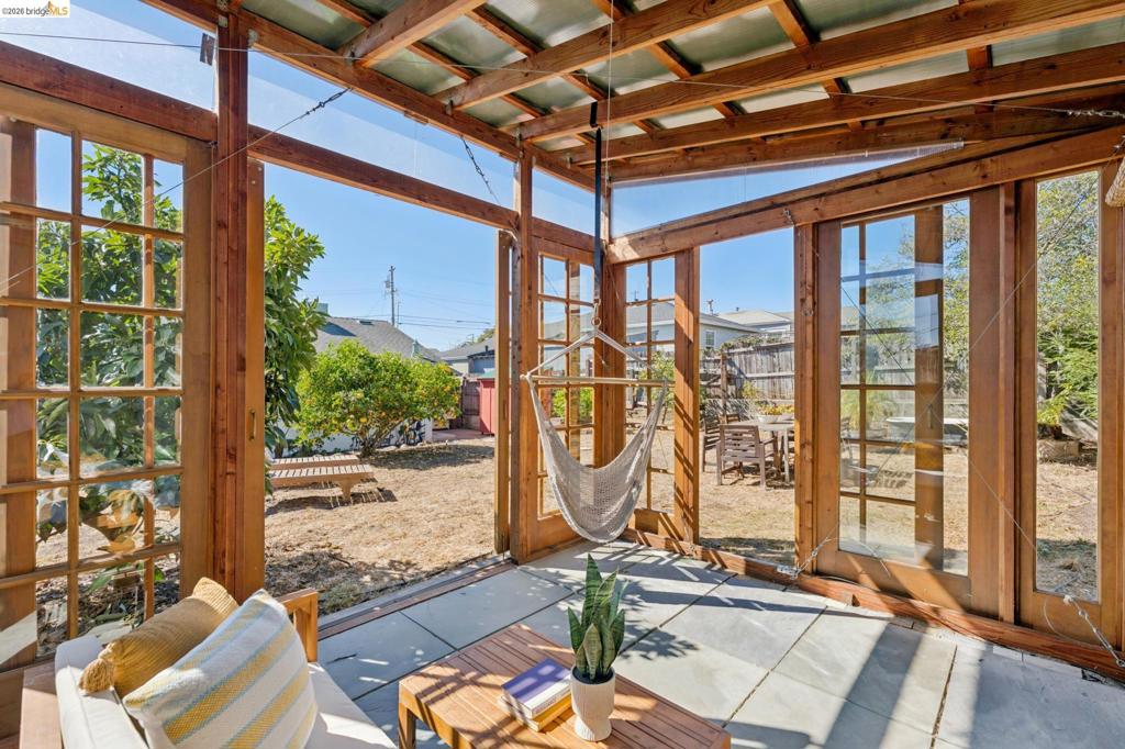 1318 Mariposa St Property Photo 46