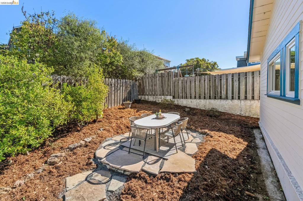 722 Avila Place Property Photo 40
