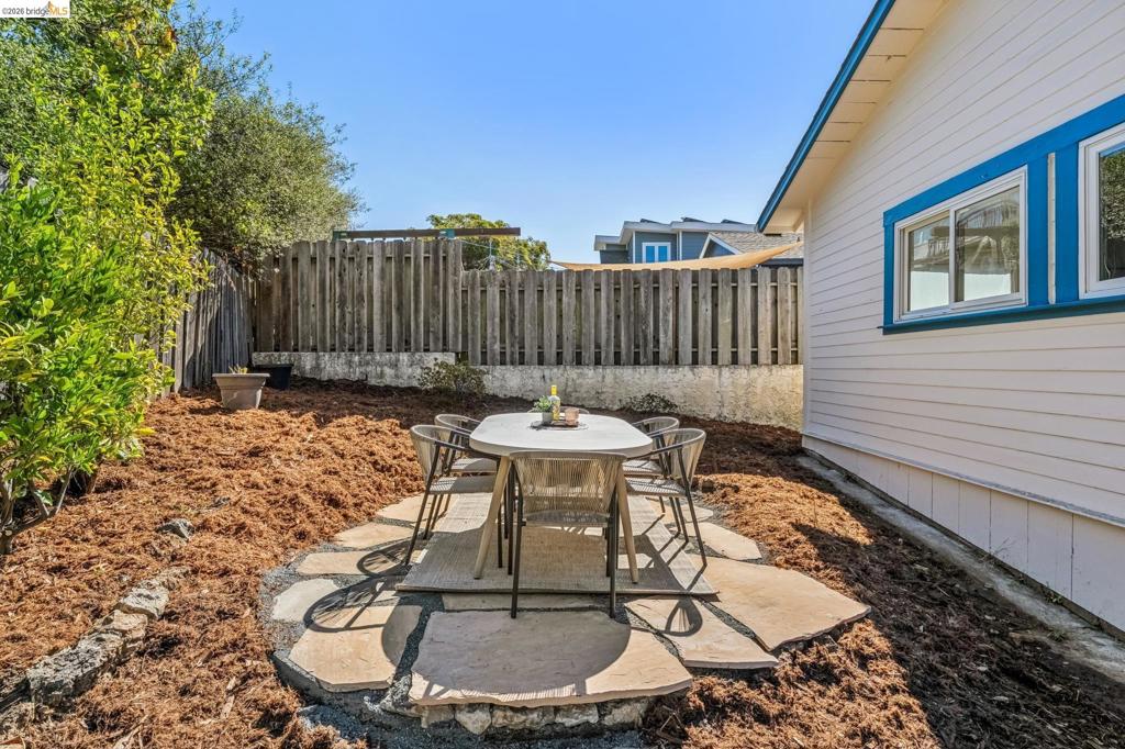 722 Avila Place Property Photo 44