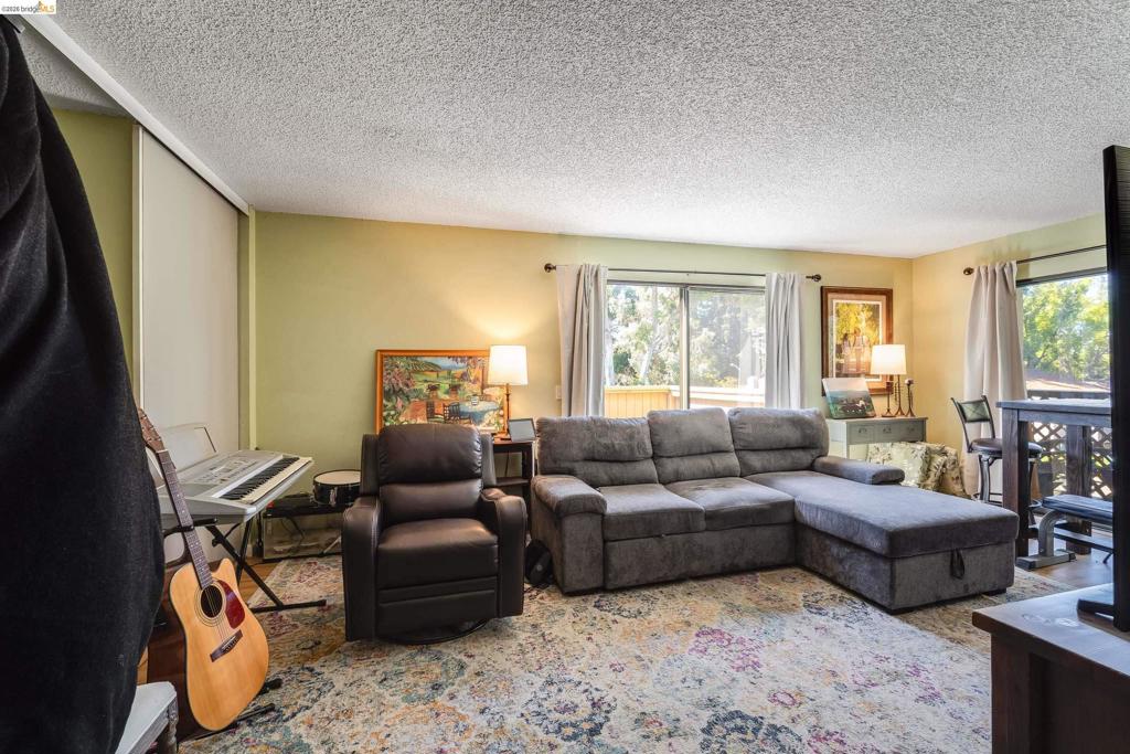 490 N Civic Dr 322 Property Photo 3