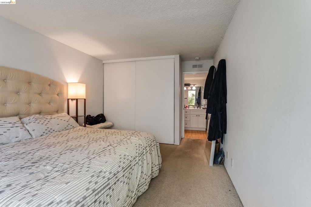 490 N Civic Dr 322 Property Photo 14