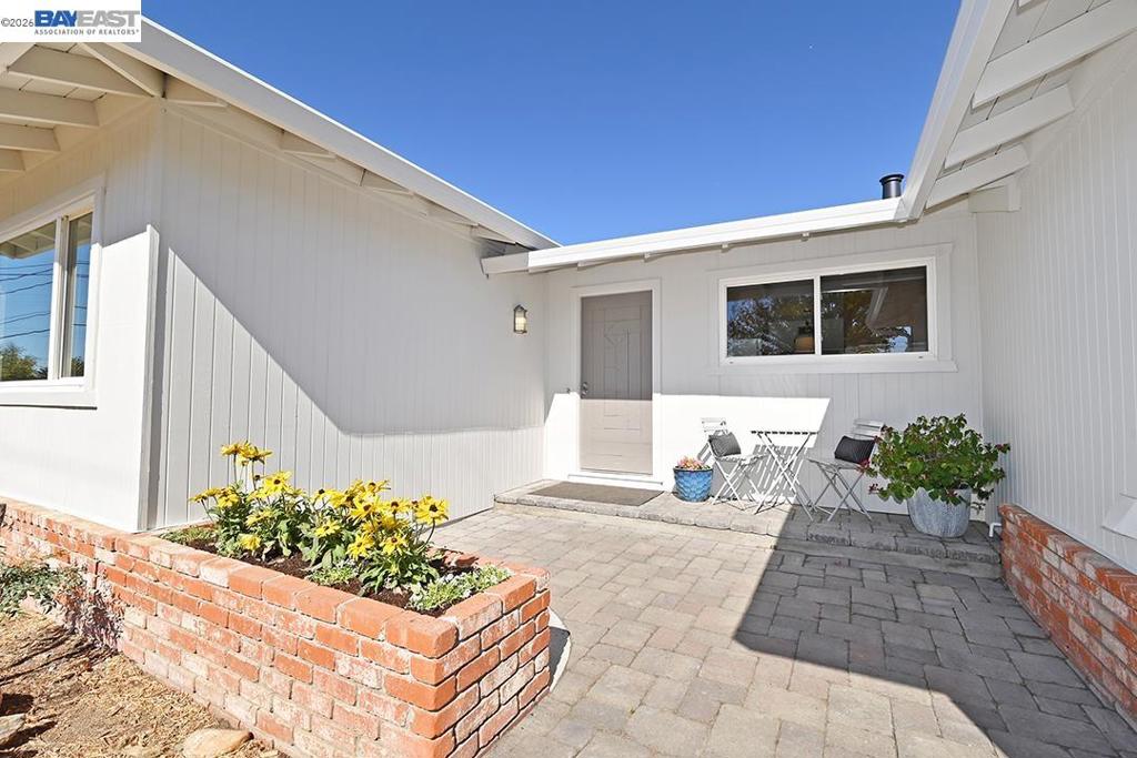 4136 Drake Way Property Photo 3