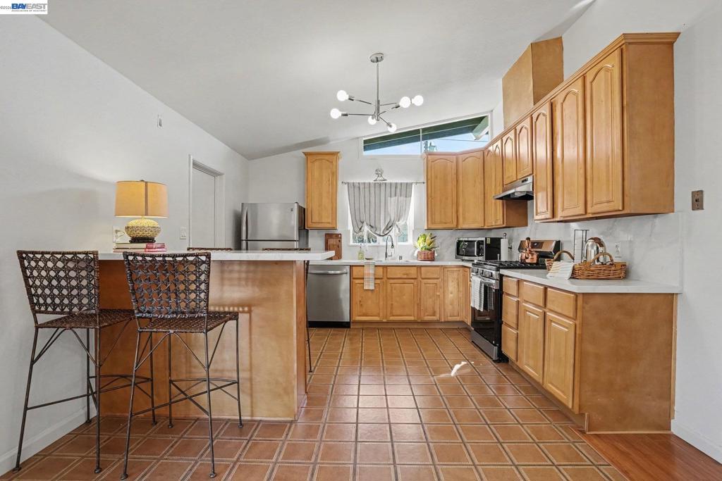 1264 Pine St Property Photo 8