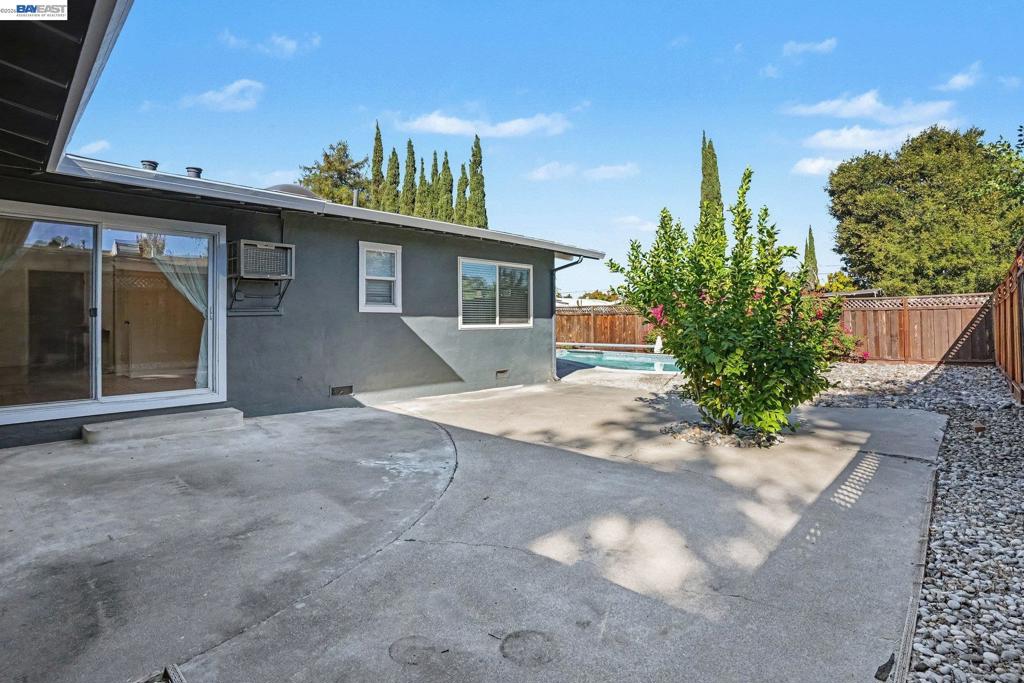 1264 Pine St Property Photo 21