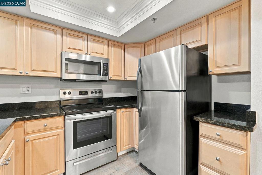 2550 Oak Rd 111 Property Photo 9