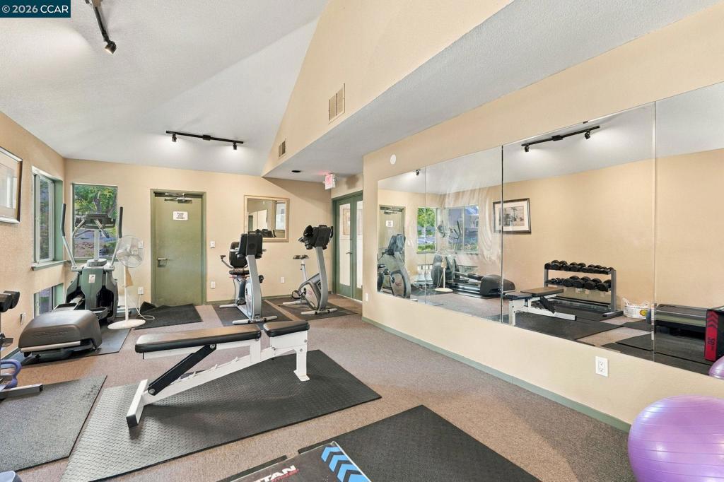 2550 Oak Rd 111 Property Photo 24