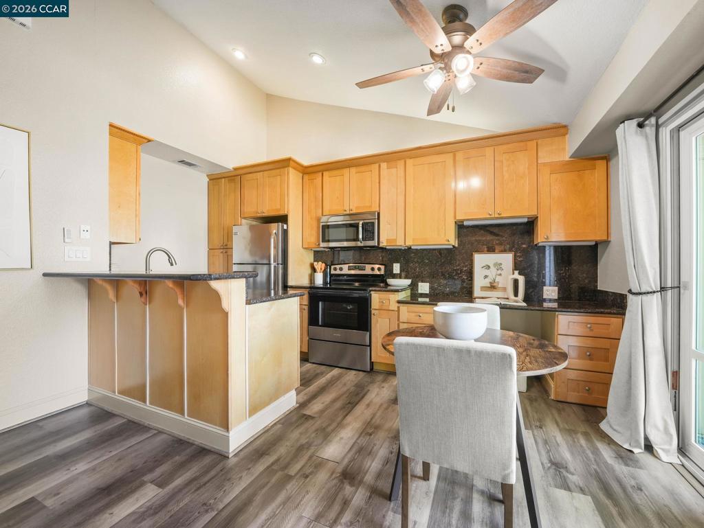 5717 Makati Cir G Property Photo 10