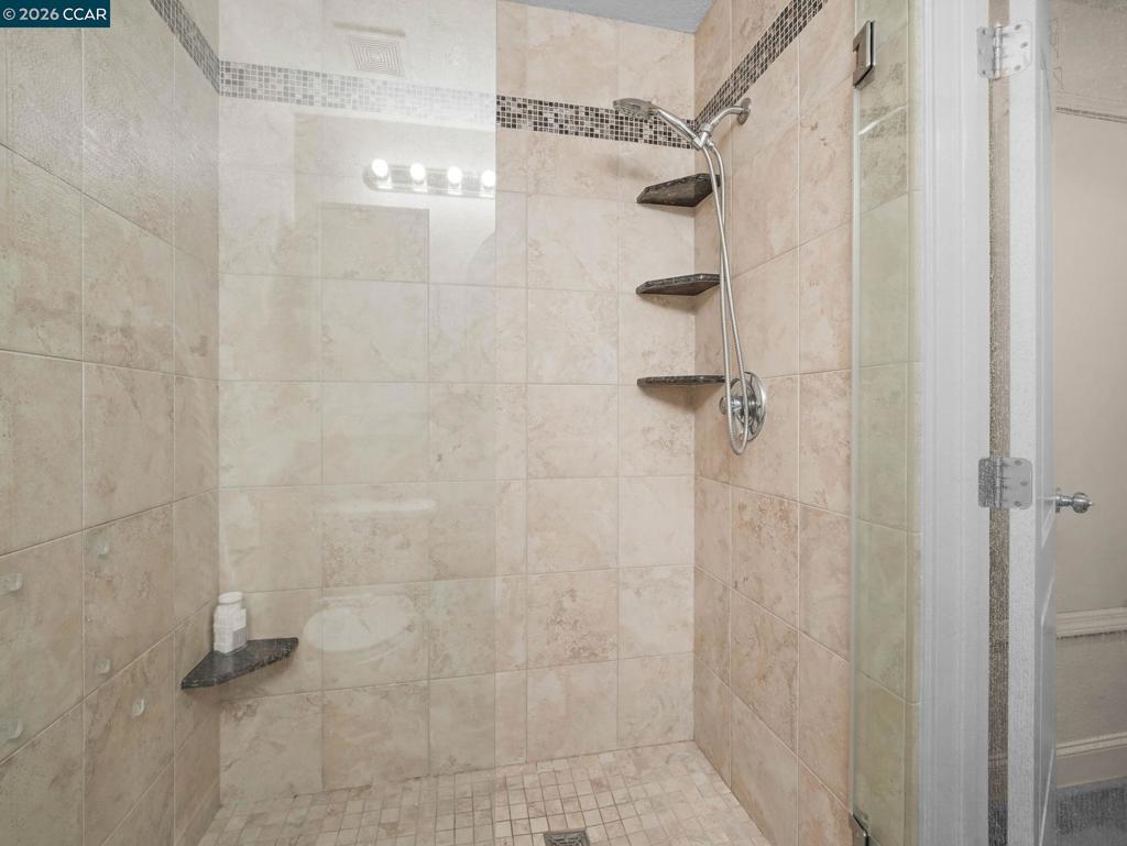 5717 Makati Cir G Property Photo 16