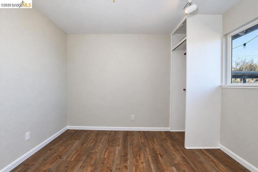 1002 Hillside Ter Property Photo 15
