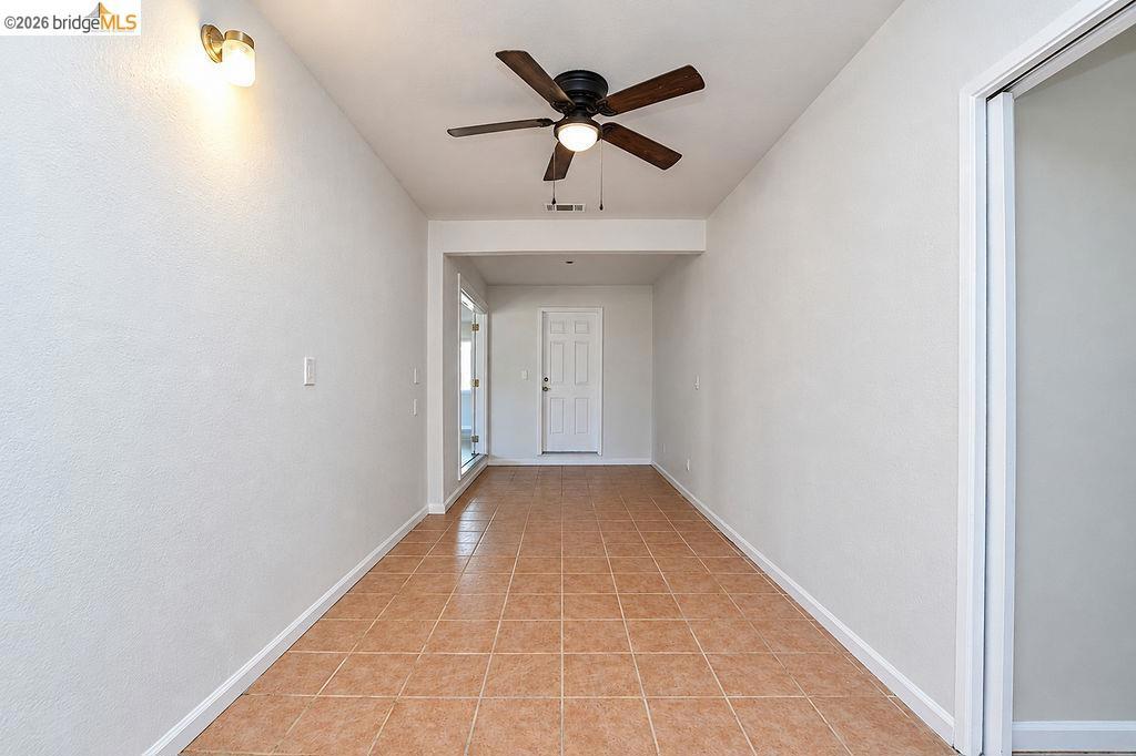 1002 Hillside Ter Property Photo 23