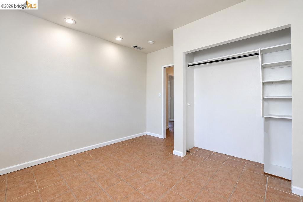 1002 Hillside Ter Property Photo 25