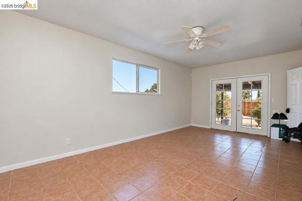 1002 Hillside Ter Property Photo 27