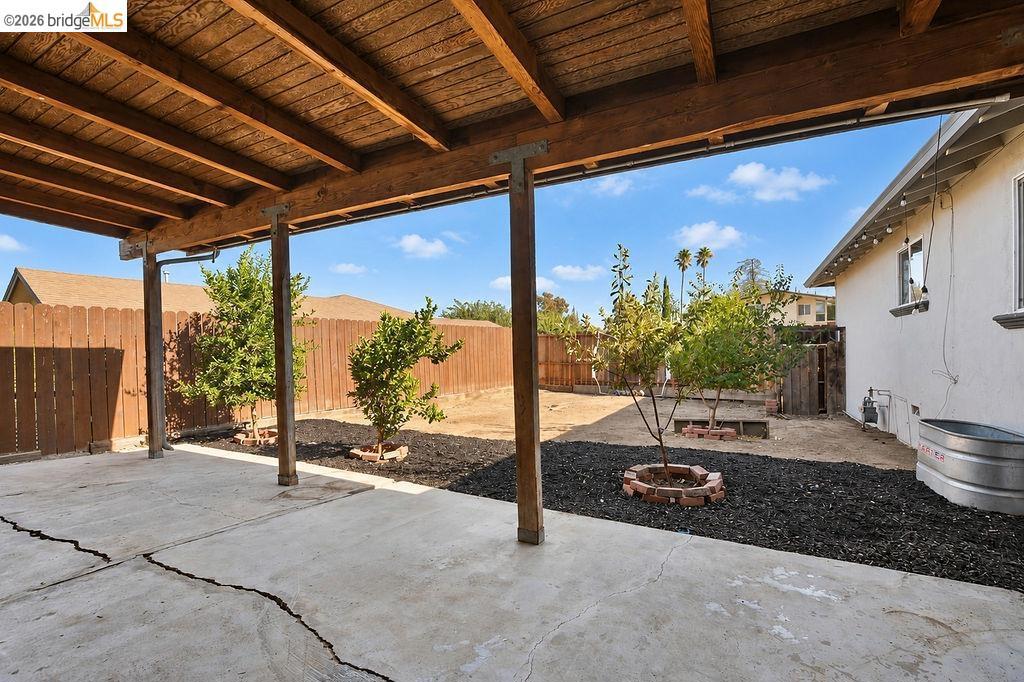 1002 Hillside Ter Property Photo 28
