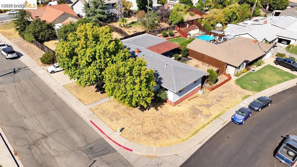 1002 Hillside Ter Property Photo 34