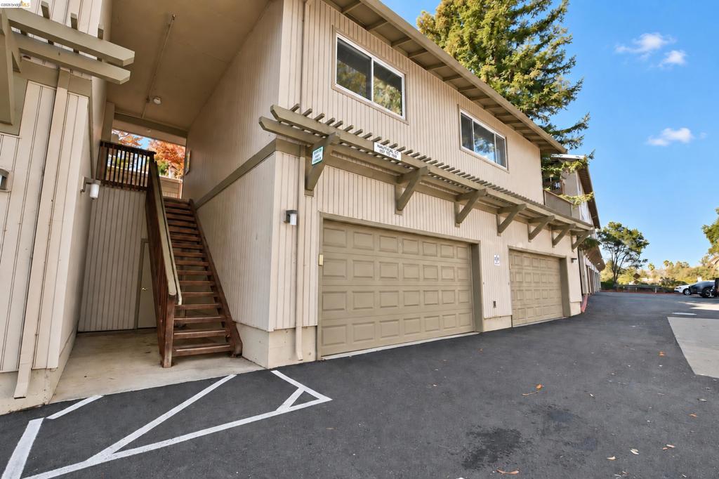 157 Nautical Ct Property Photo 6
