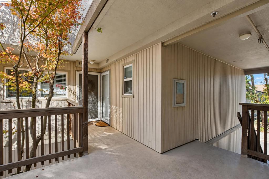 157 Nautical Ct Property Photo 7