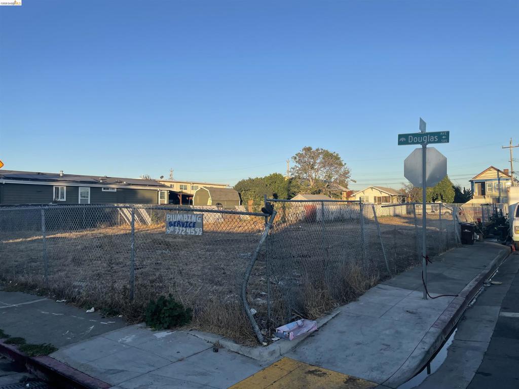 443 Hale Ave Property Photo 3