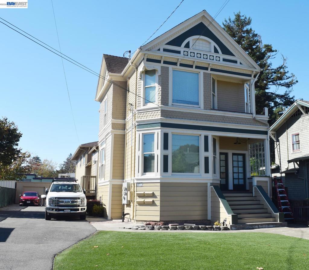 1524 Encinal Ave Property Photo 1