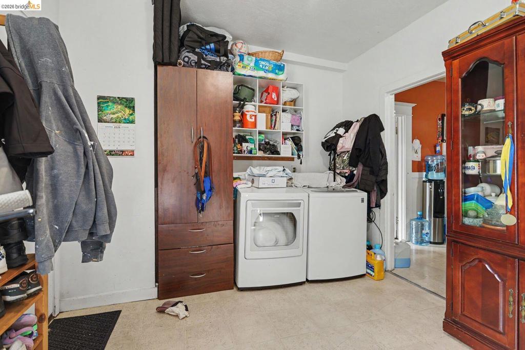 222 4th St Property Photo 14