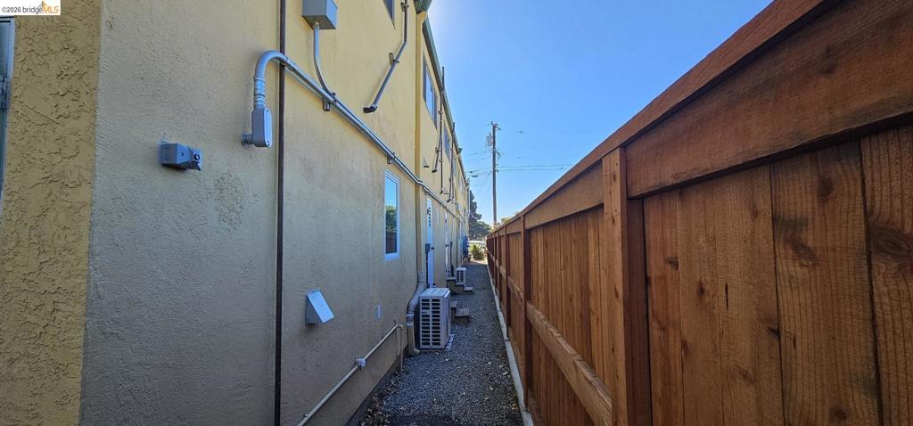 1403 Carleton St Property Photo 3