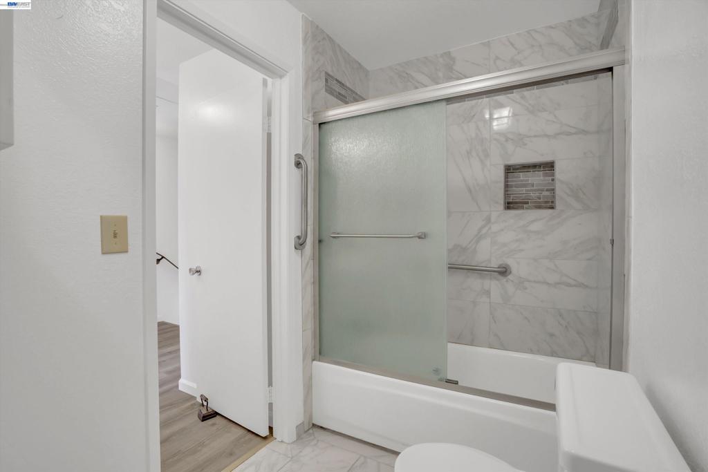 692 Concord Property Photo 15