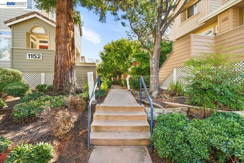 1148 La Rochelle Ter C Property Photo 3
