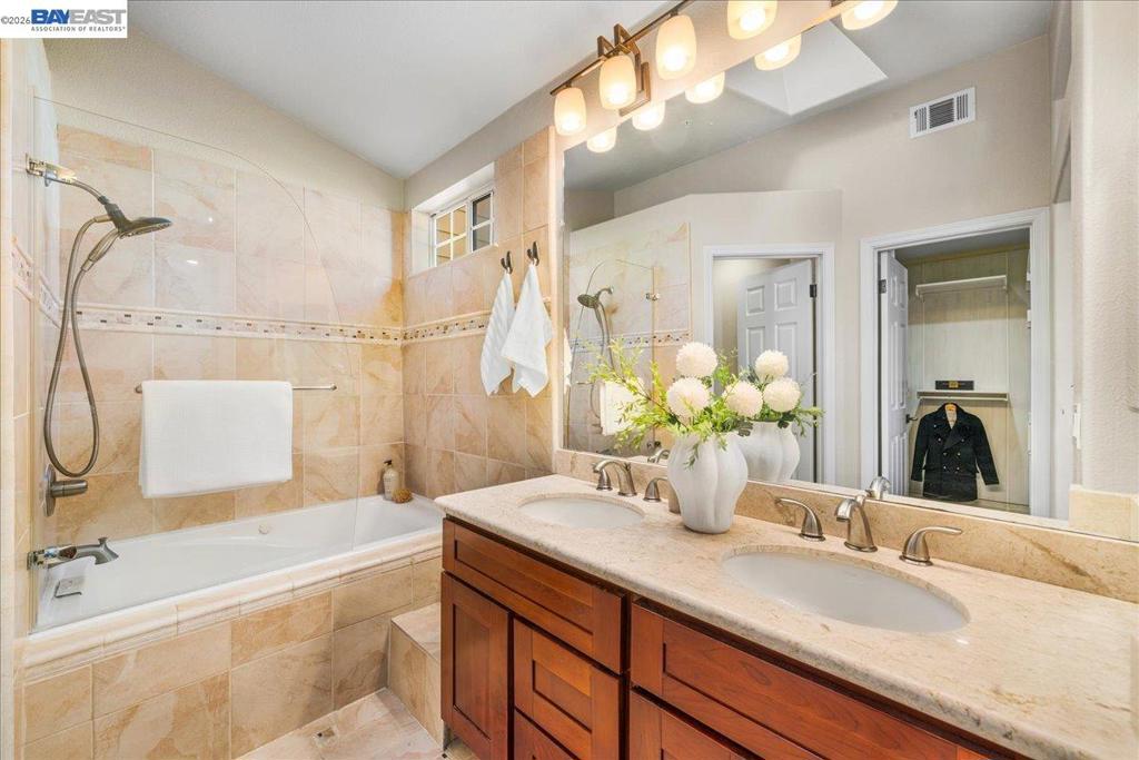 1148 La Rochelle Ter C Property Photo 36