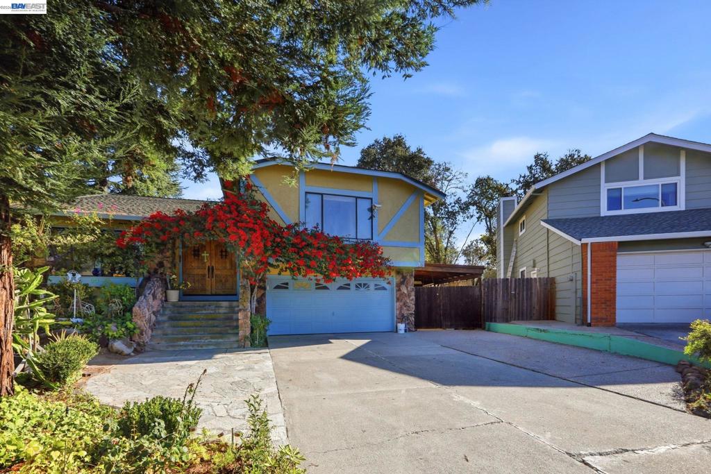 30 Saint Claire Property Photo 4
