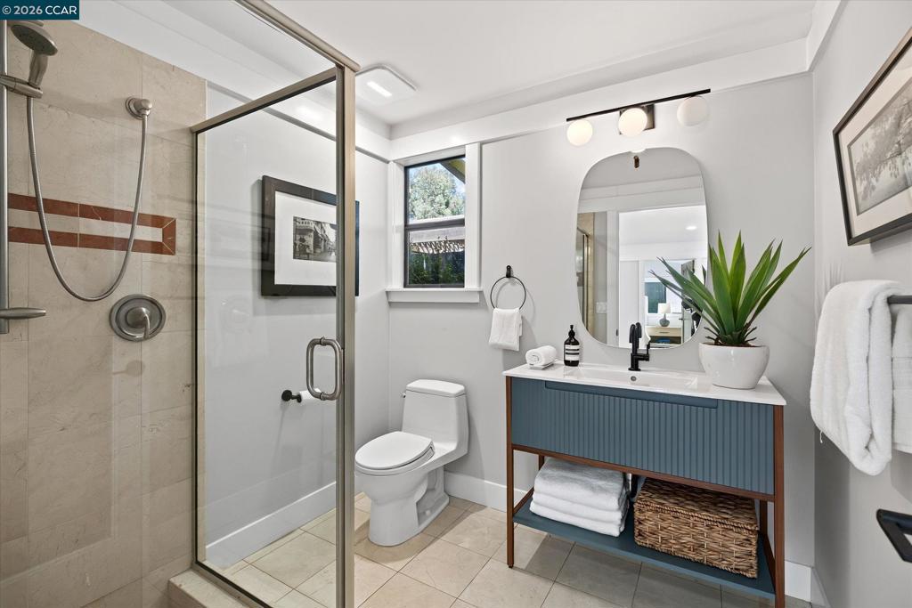 3402 Hall Ln Property Photo 15