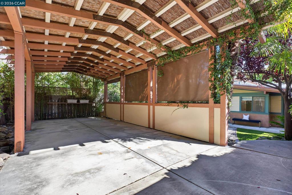 3402 Hall Ln Property Photo 21
