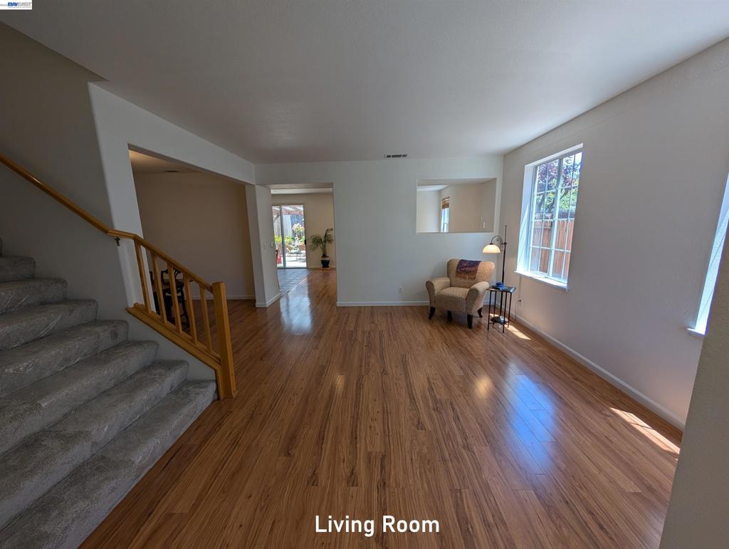 25768 Silver Canyon Ct Property Photo 5