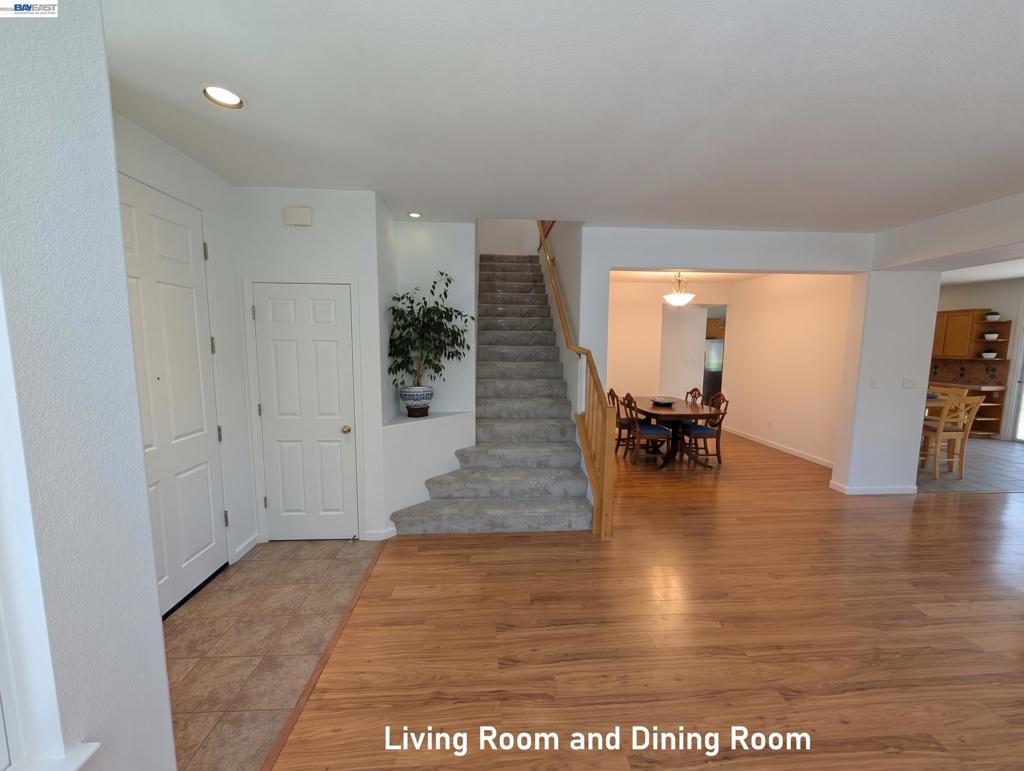 25768 Silver Canyon Ct Property Photo 6