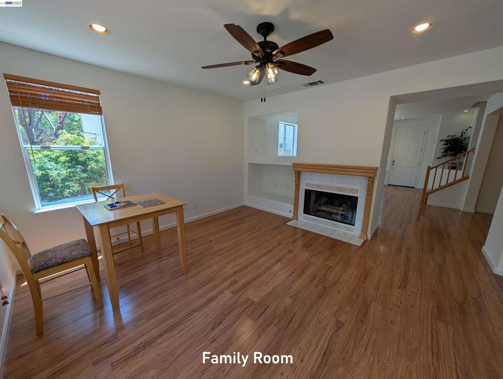 25768 Silver Canyon Ct Property Photo 9