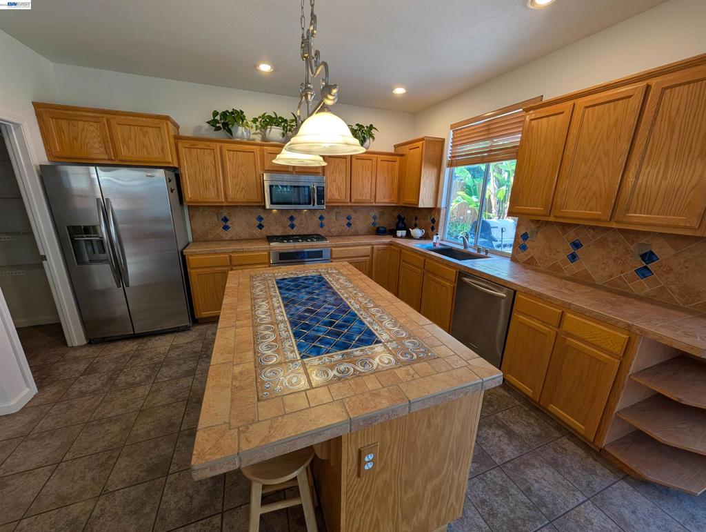 25768 Silver Canyon Ct Property Photo 11
