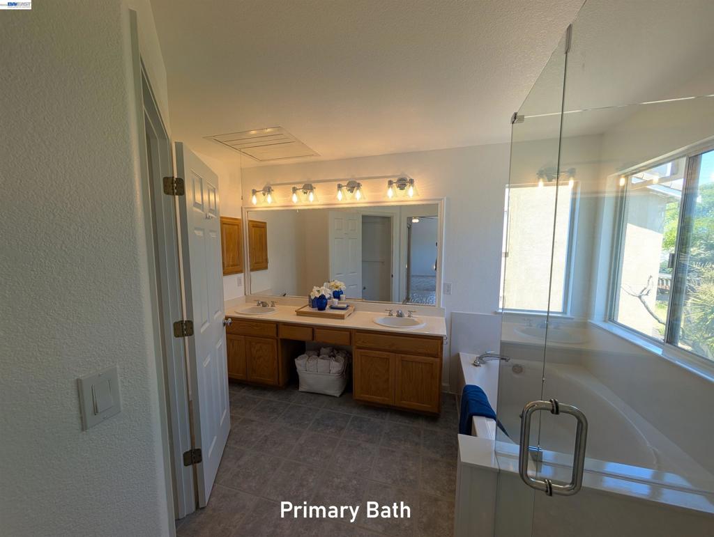 25768 Silver Canyon Ct Property Photo 21
