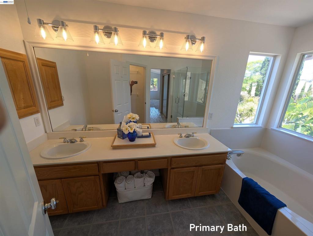 25768 Silver Canyon Ct Property Photo 22