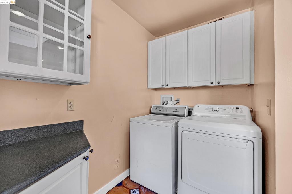455 Arlington Ave Property Photo 16
