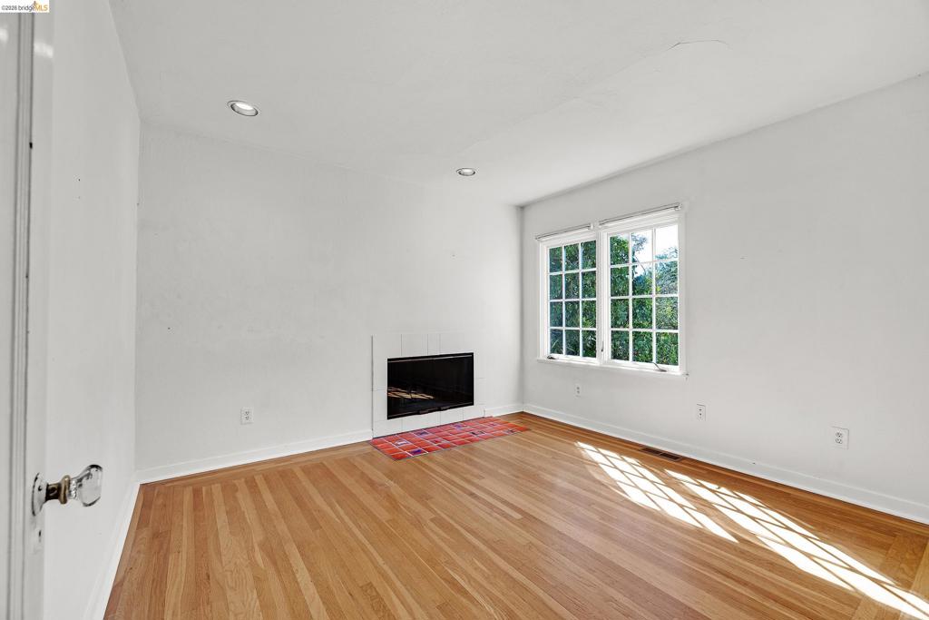 455 Arlington Ave Property Photo 19