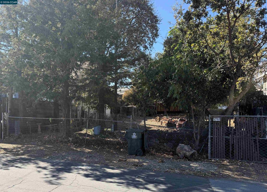 1341 Veale Ave Property Photo 2